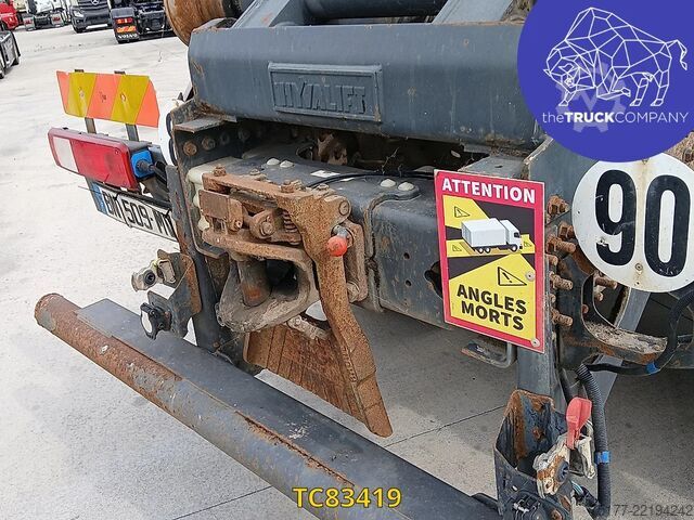 Container transportation Renault Kerax 370