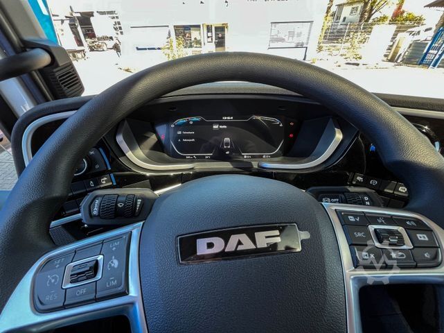 Kipper LKW DAF XDC 370 FA Meiller Krankipper HMF