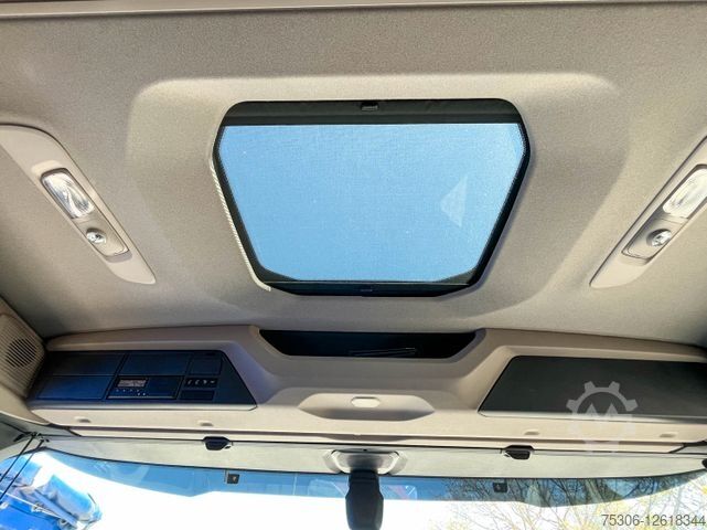 Kipper LKW DAF XDC 370 FA Meiller Krankipper HMF