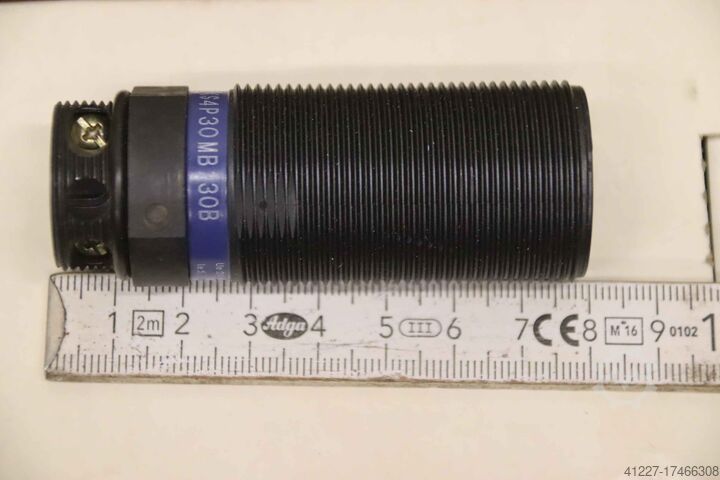 Inductive sensor proximity switch Telemecanique XS4P30MB230B
