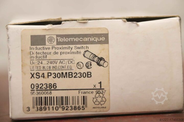 Inductive sensor proximity switch Telemecanique XS4P30MB230B