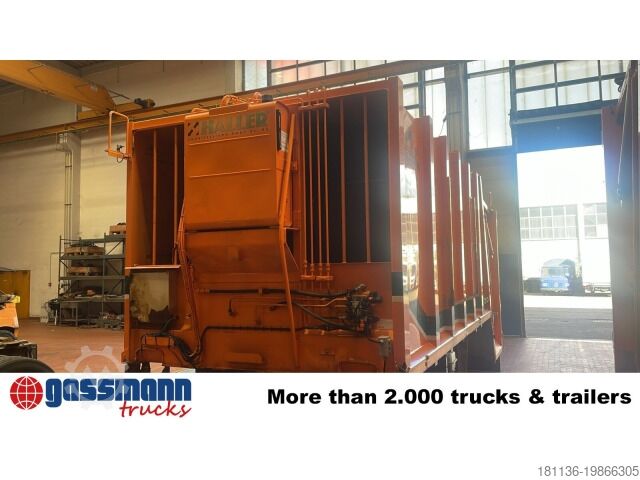 Agricultural machine M21X2C mit Zöller Schüttung