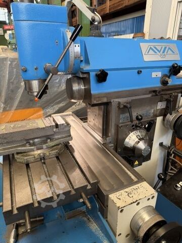 Universal tool milling machine AVIA FNC 30