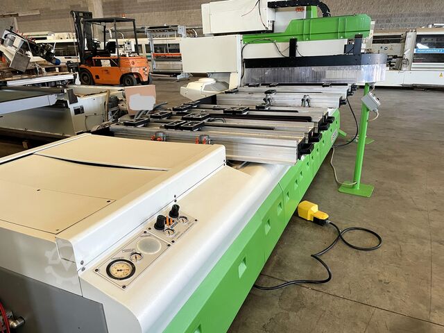 Bearbeitungszentrum BIESSE ROVER 27