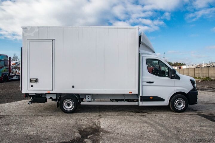 Box van RENAULT Master XDD 170PS Koffer 8 PAL LBW