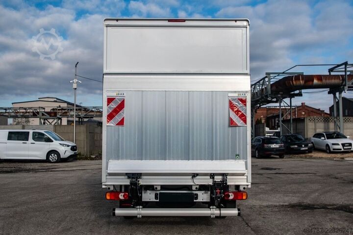 Box van RENAULT Master XDD 170PS Koffer 8 PAL LBW