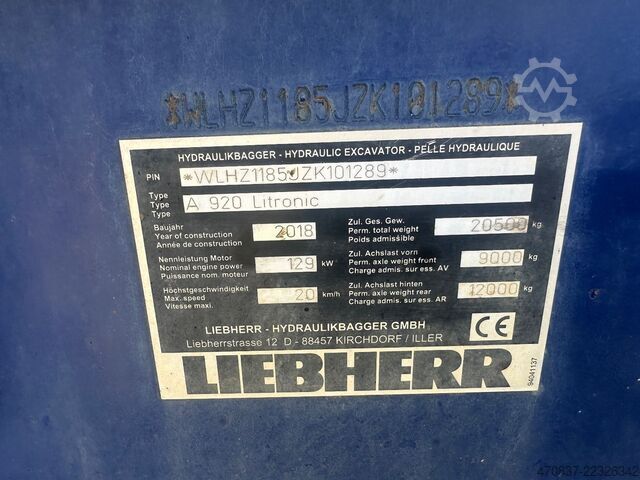 Mobile excavator LIEBHERR A 920 / Oil Quick