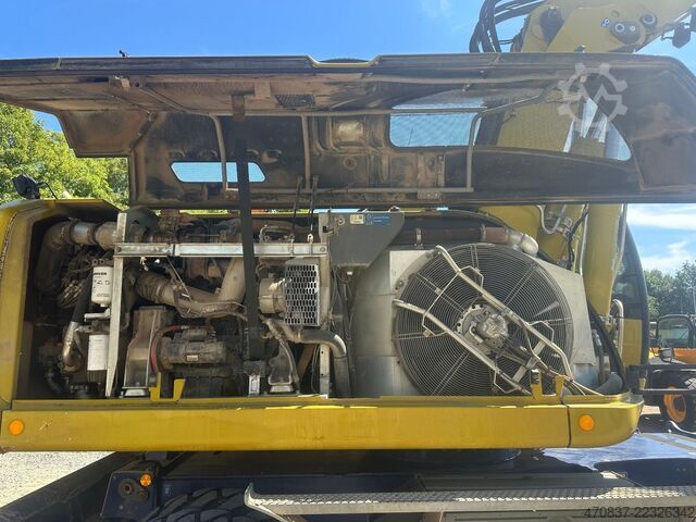 Mobile excavator LIEBHERR A 920 / Oil Quick