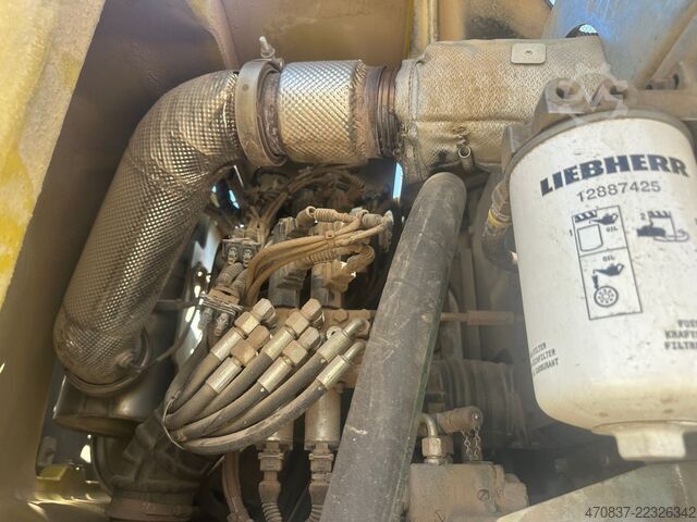 Mobile excavator LIEBHERR A 920 / Oil Quick