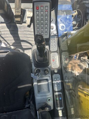 Mobile excavator LIEBHERR A 920 / Oil Quick