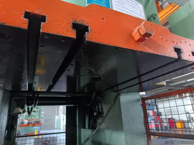 AMADA TP-150C-X2 150t eccentric press AMADA TP-150C-X2