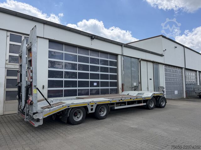 Low loader trailer Möslein TA4 Schwebheim  4 Achs Tiefladeranhänger, Neuwertig