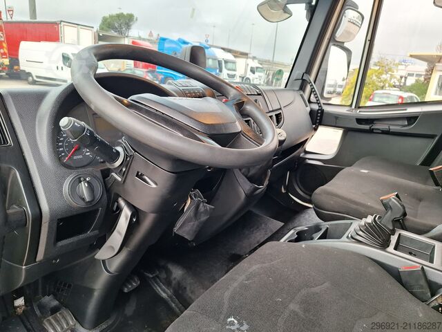 Box truck Iveco EuroCargo 75