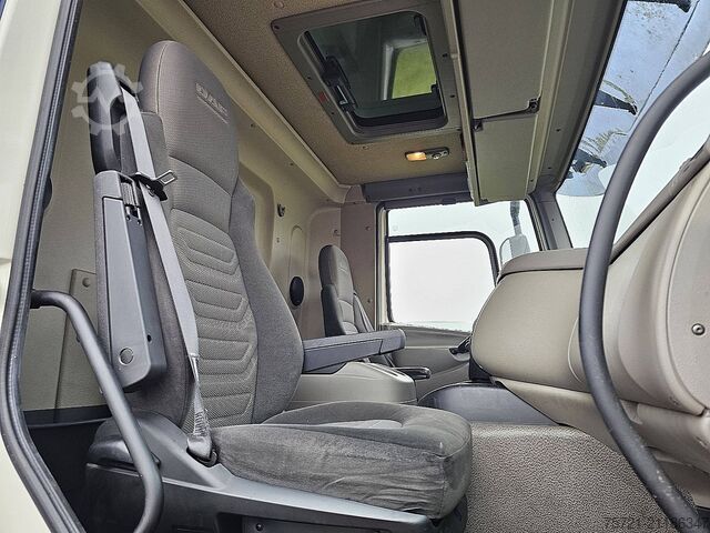 Schiebeplane DAF CF 75.310 6X2 FAN TAILLIFT