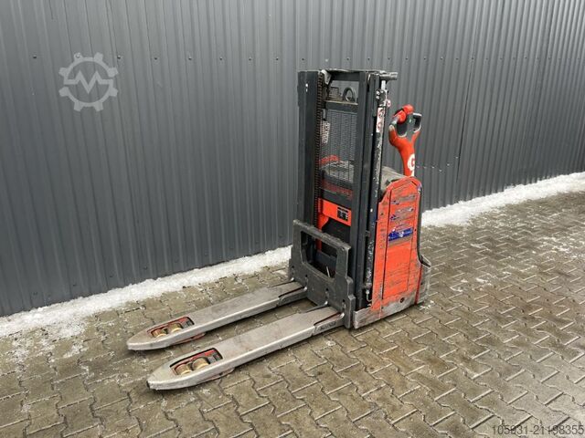Pedestrian Stacker Linde D08