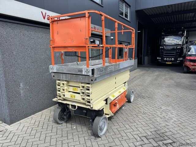 JLG 2646ES Scissor Lift Platform / Work Platform / Scissor 10M Working Height Electric 2006 JLG 2646ES SchaarHoogwerker / Arbeitsbuhne / Sciccor 10M werkhoogte Elektrisch 2006