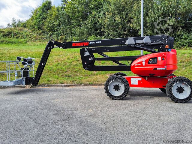 Articulated telescopic work platform Manitou 200 ATJ