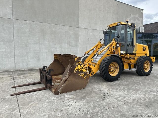 Lader JCB 411
