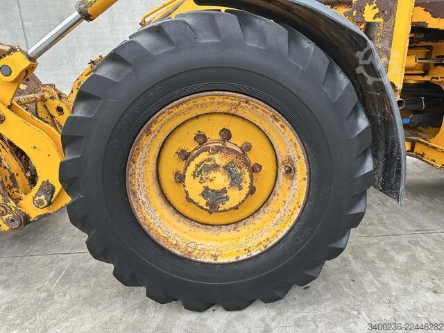 Lader JCB 411