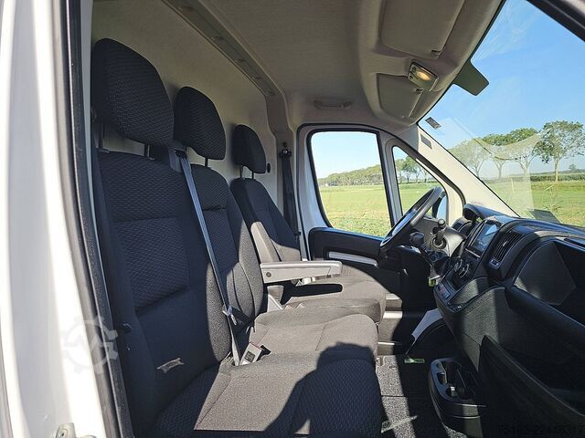 High-roof van Citroën JUMPER 2.2 L4H2 Airco Carplay !