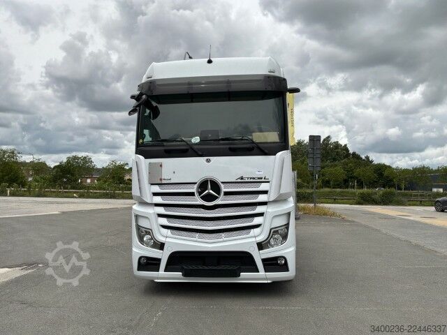 Crane Mercedes-Benz Actros L 1945