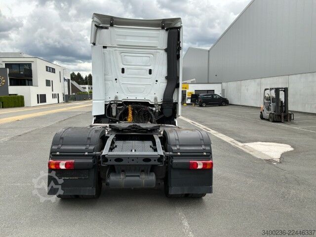 Crane Mercedes-Benz Actros L 1945