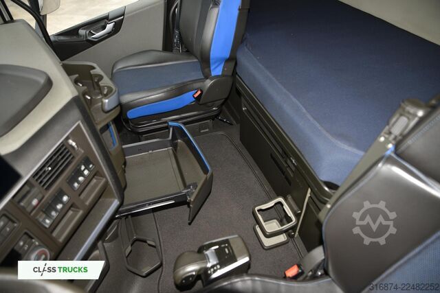 Standard tractor unit VOLVO FH 500 XL Adaptive Cruise Control