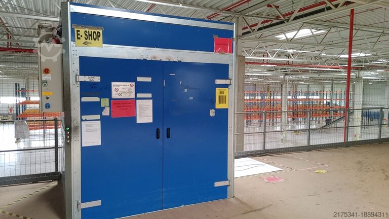 Mezzanine/warehouse platform 10,183 m2  
