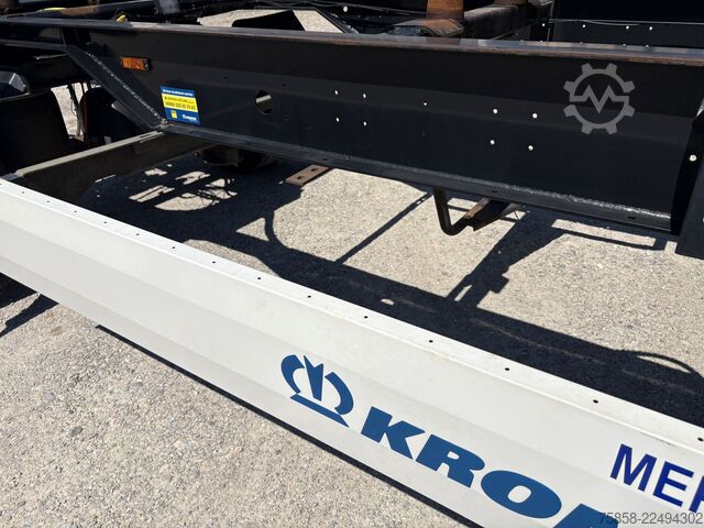 Swap chassis trailer Krone Maxi BDF Lafette mit Breitreifen 445er