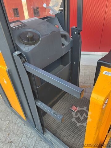 Order picker electric forklift pallet truck Jungheinrich EKS 110  ECE 320