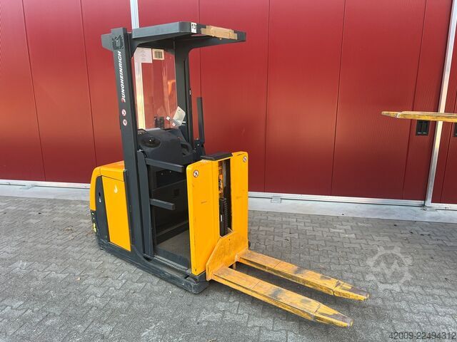 Order picker electric forklift pallet truck Jungheinrich EKS 110  ECE 320