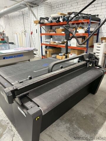 Flat-bed cutting machine Summa F1612-1