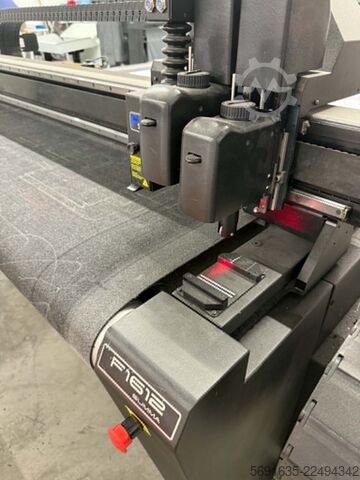 Flat-bed cutting machine Summa F1612-1