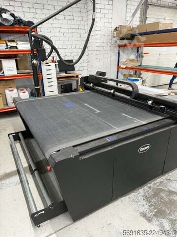 Flat-bed cutting machine Summa F1612-1