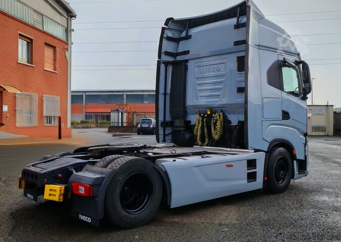 Standard tractor unit Iveco s-way 480