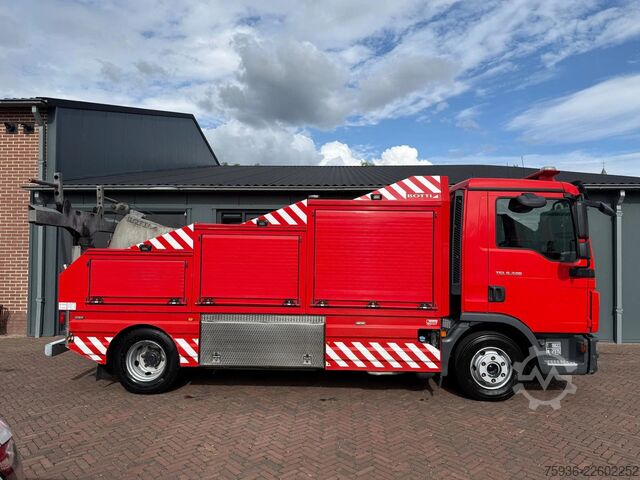 Bergungsfahrzeug MAN TGL 8.220 Takelwagen TowTruck Abschlepwagen Tak...