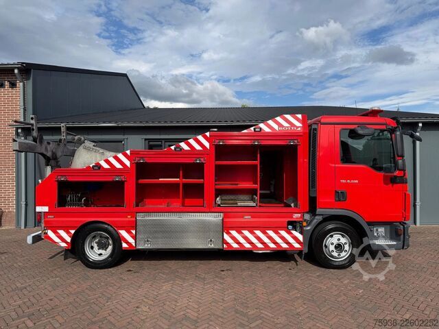 Recovery vehicle MAN TGL 8.220 Takelwagen TowTruck Abschlepwagen Tak...