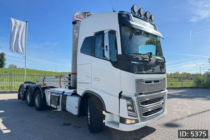 Holztransporter Volvo FH16 750 Globetrotter XL, Euro 6, 8x4 / Hydraul...