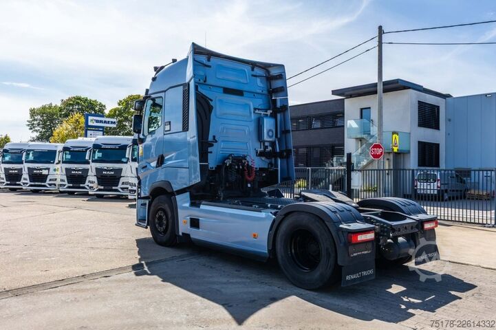 Standard-SZM RENAULT T520