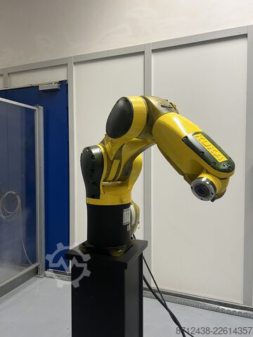 Industrial robot KUKA KR 6 R700 WP