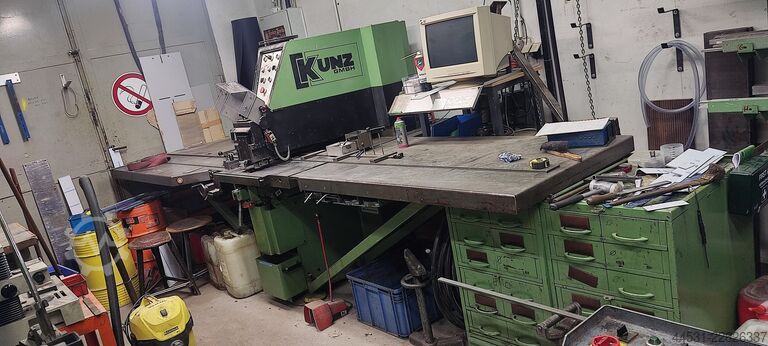 Punching nibbling machine Stanznibbelmaschine KST 40 / 750