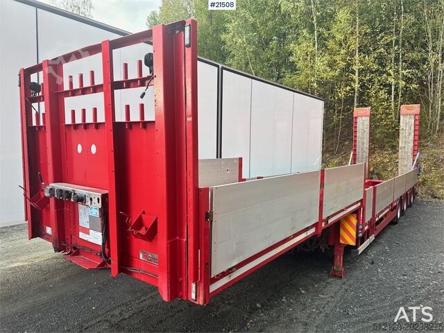 Doll Machinery Semi w/ Widening and Hydraulic Bridges. Doll Machinery Semi w/ Widening and Hydraulic Bridges.
