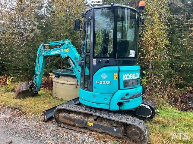 Mini excavator Kobelco Sk25SR-6E Excavator w/ sanding bucket, digging buc