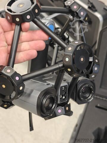 Blue laser 3D scanner shining 3d Freescan Trak Pro 2