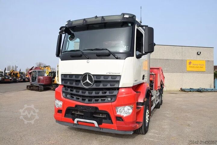 Loading platform Mercedes-Benz Arocs 2830