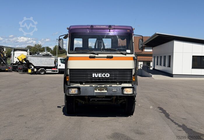 Abrollkipper Iveco 300-30 AH 8x4 Hakengerät / Swiss-Vehicle