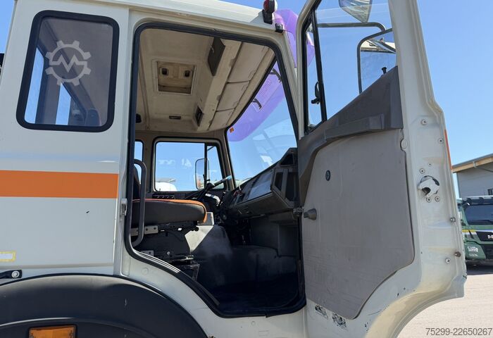Abrollkipper Iveco 300-30 AH 8x4 Hakengerät / Swiss-Vehicle