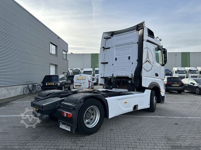 Standard tractor Mercedes-Benz Actros 1842 Streamspace / 457 dkm / Full Spoile...