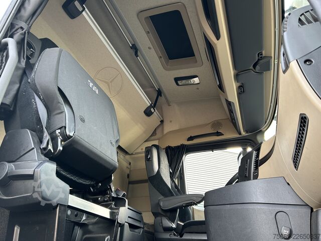 Standard tractor Mercedes-Benz Actros 1842 Streamspace / 457 dkm / Full Spoile...