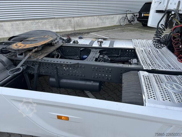 Standard tractor Mercedes-Benz Actros 1842 Streamspace / 457 dkm / Full Spoile...